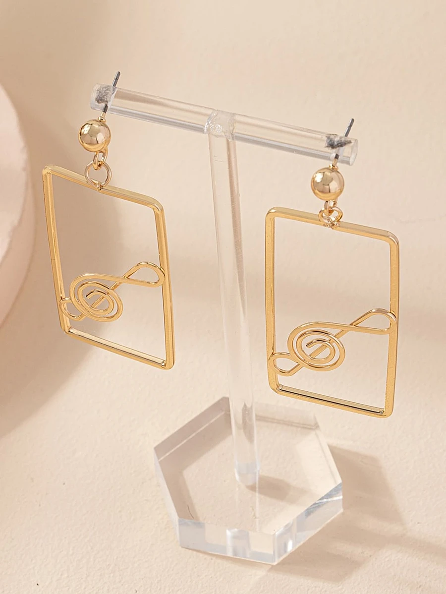 gold earrings