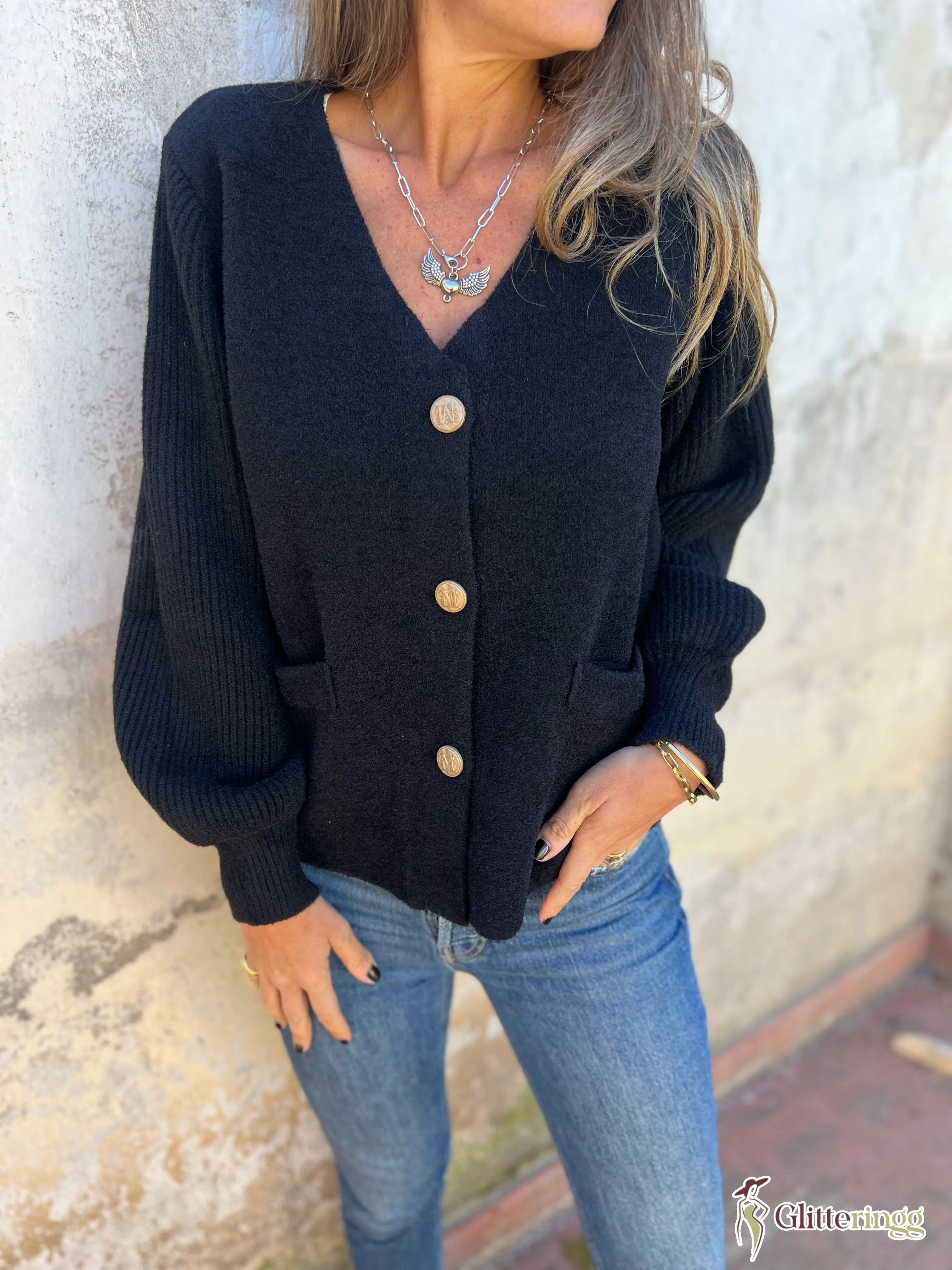 Cropped knitted sweater jacket with metallic buttons