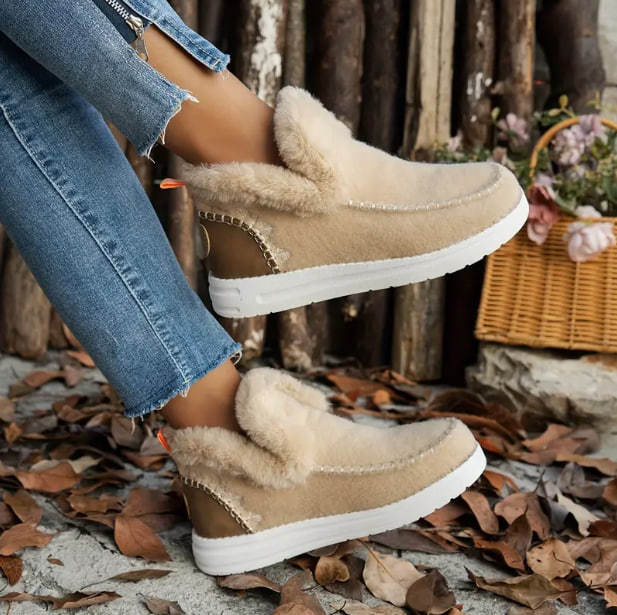 🥾Soft, plush slip-on sneakers for cozy feet