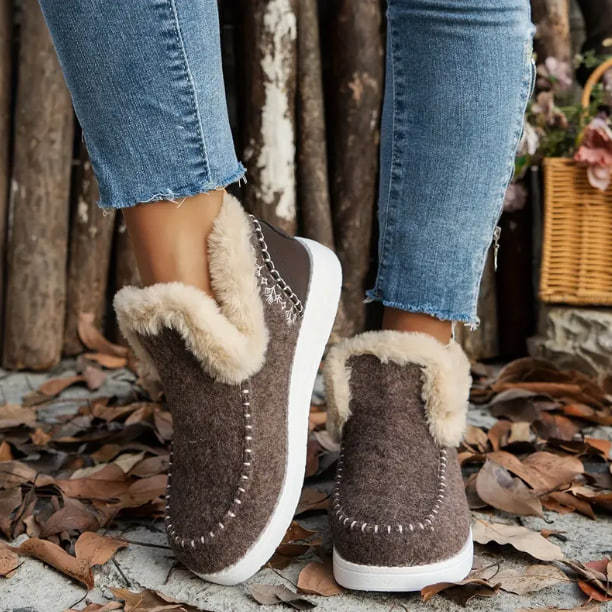 🥾Soft, plush slip-on sneakers for cozy feet