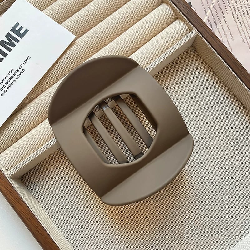 🎁Hot Sale 49% OFF💖Casual Versatile Solid Colour Lay Flat Hair Clip