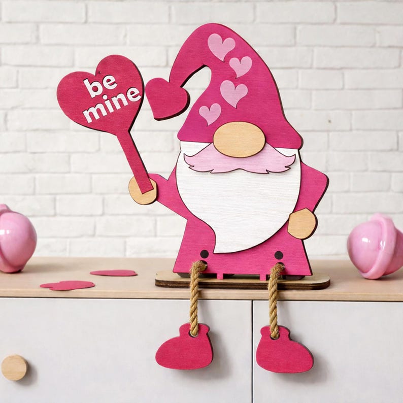 3D Valentine's Day Gnomes Wooden Decor