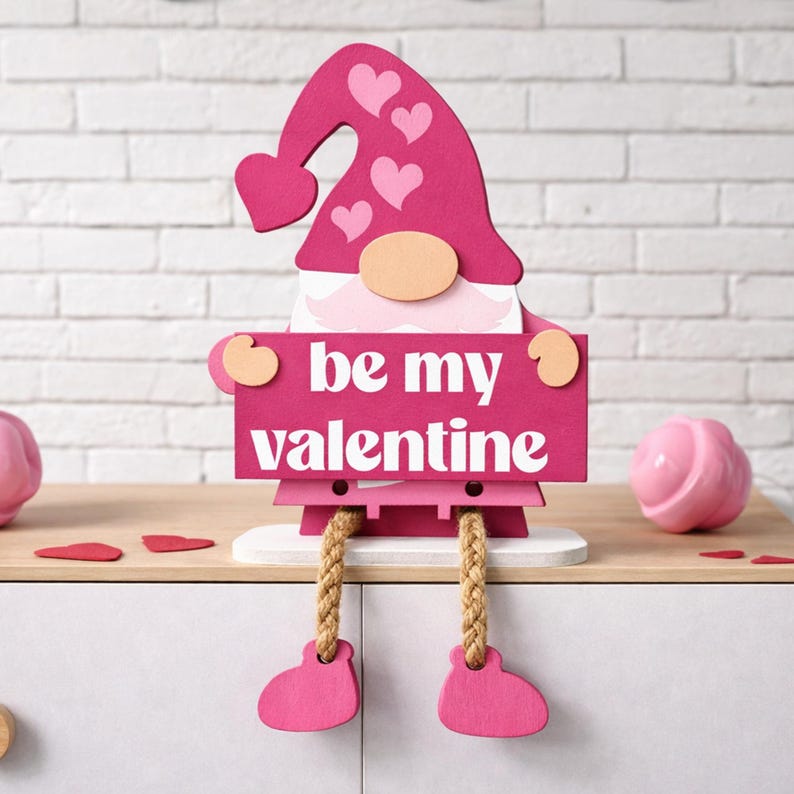 3D Valentine's Day Gnomes Wooden Decor