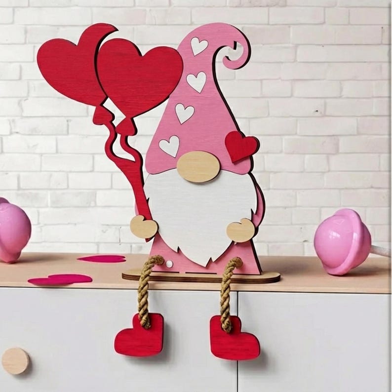 3D Valentine's Day Gnomes Wooden Decor