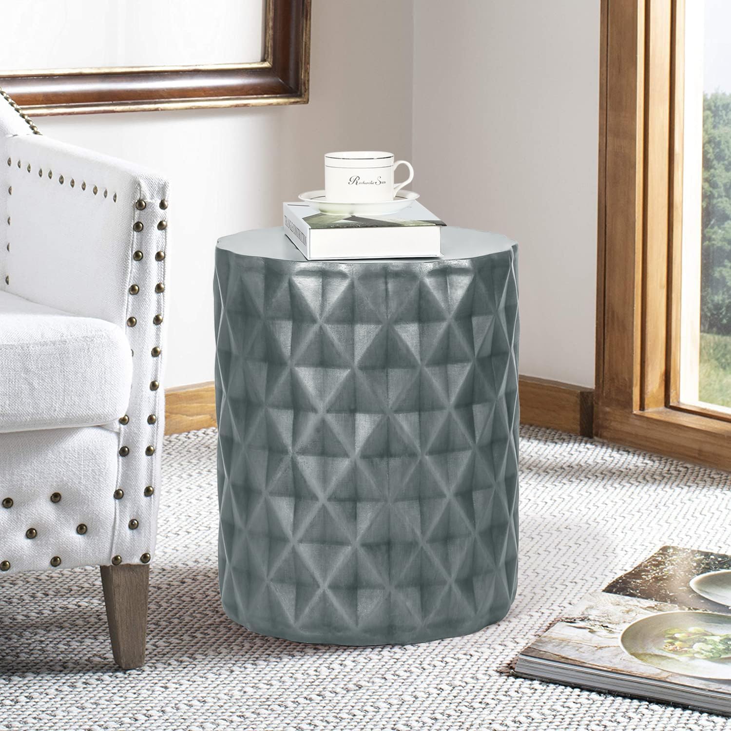 18.5" Modern Round Side Table
