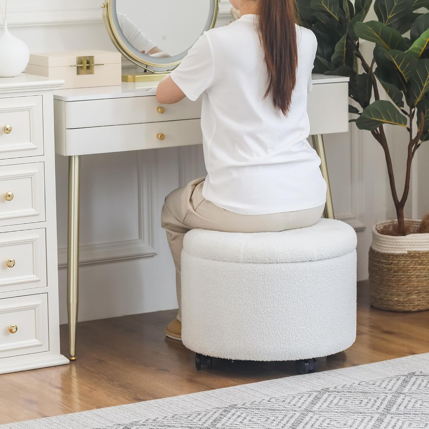 20" Teddy Fleece Round Storage Ottoman with Wheels, Upholstered Cushion Button Tufted Footstool with Storage