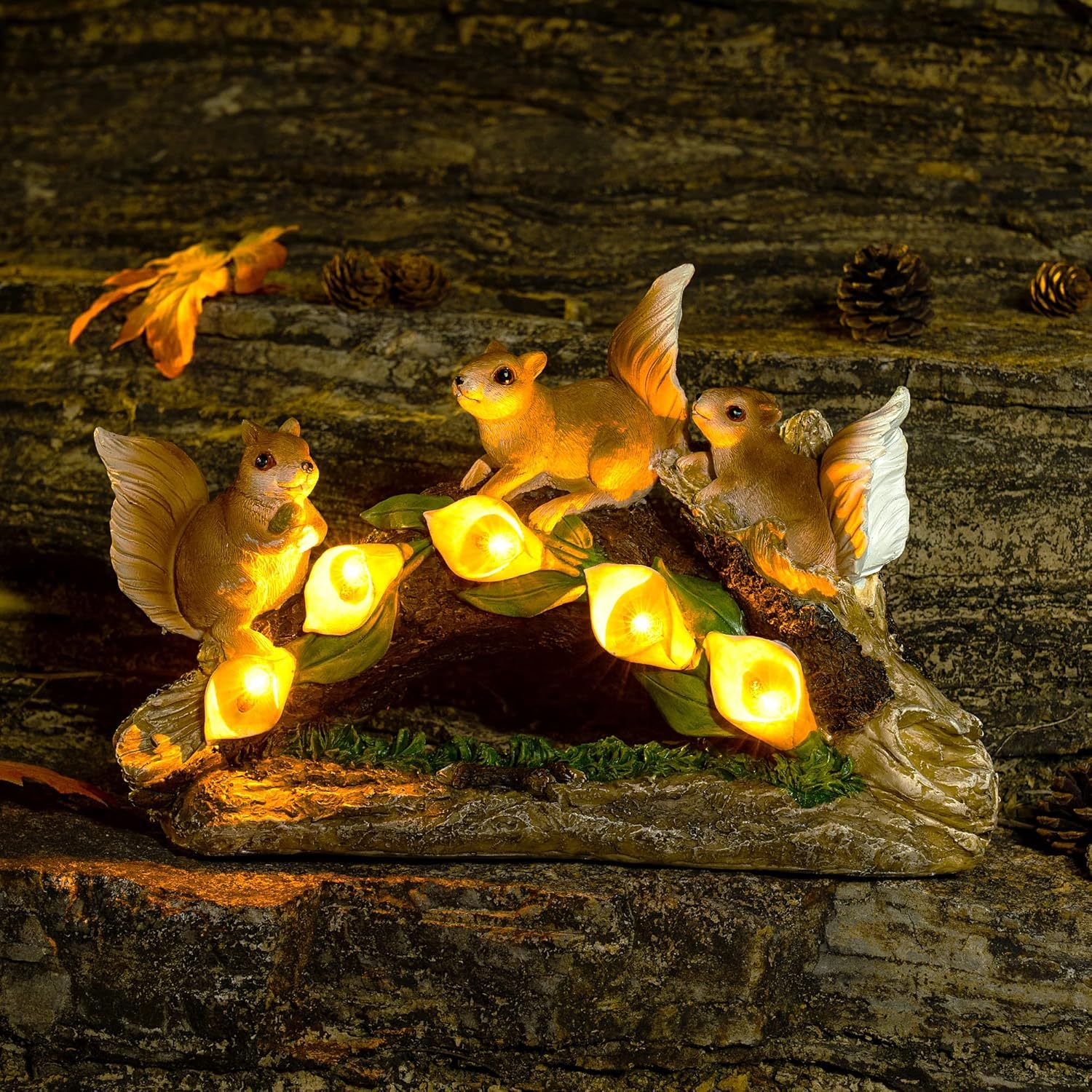 Solar Garden Statues Cute Squirrel Figurine Lights for Outside, Yard Decorations Outdoor