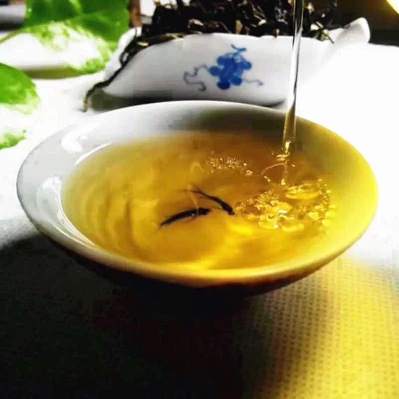 In 2016 the new Pu erh tea 250 grams of Yunnan Chen old tea ancient tea healthy diet + 