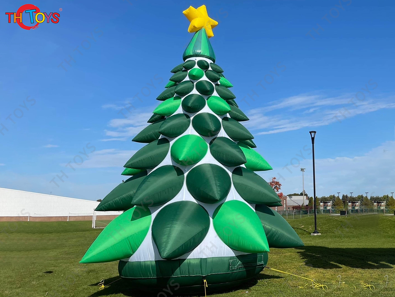 Outdoor giant Christmas Decoration inflatable colorful Christmas Green Tree with shinny balls