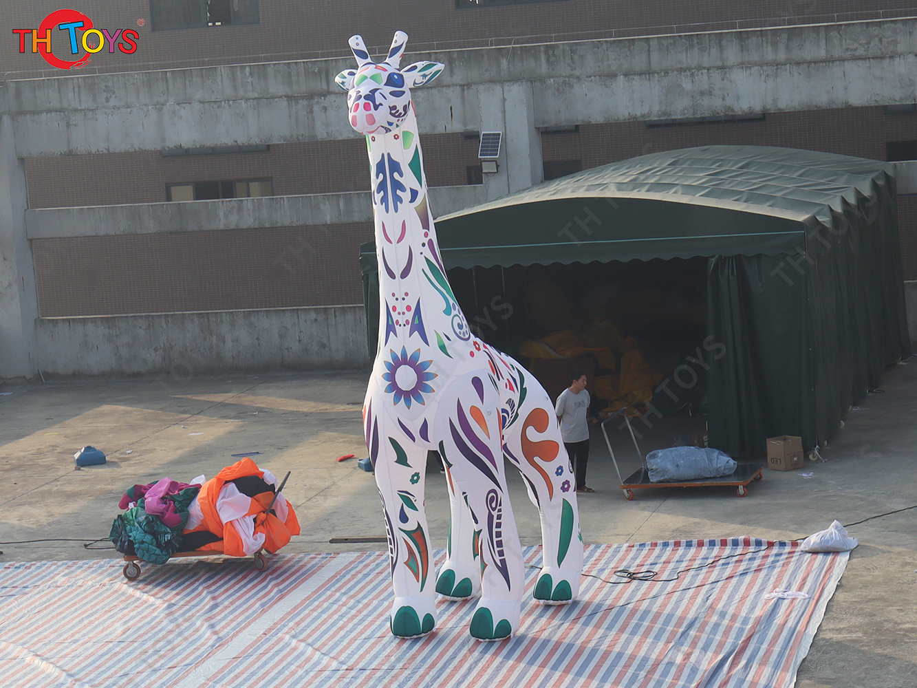 Colorful Giant Inflatable Giraffe With Led Lights Large Inflatable Animal Cartoon For Outdoor Advertising