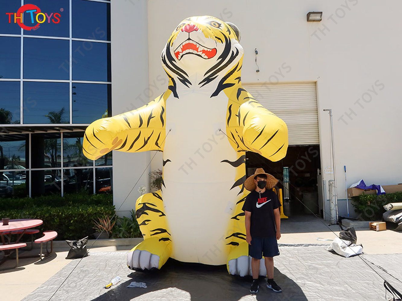 customized 5 Meters 17ft Tall New Year Giant Inflatable Standing Up Tiger for Display