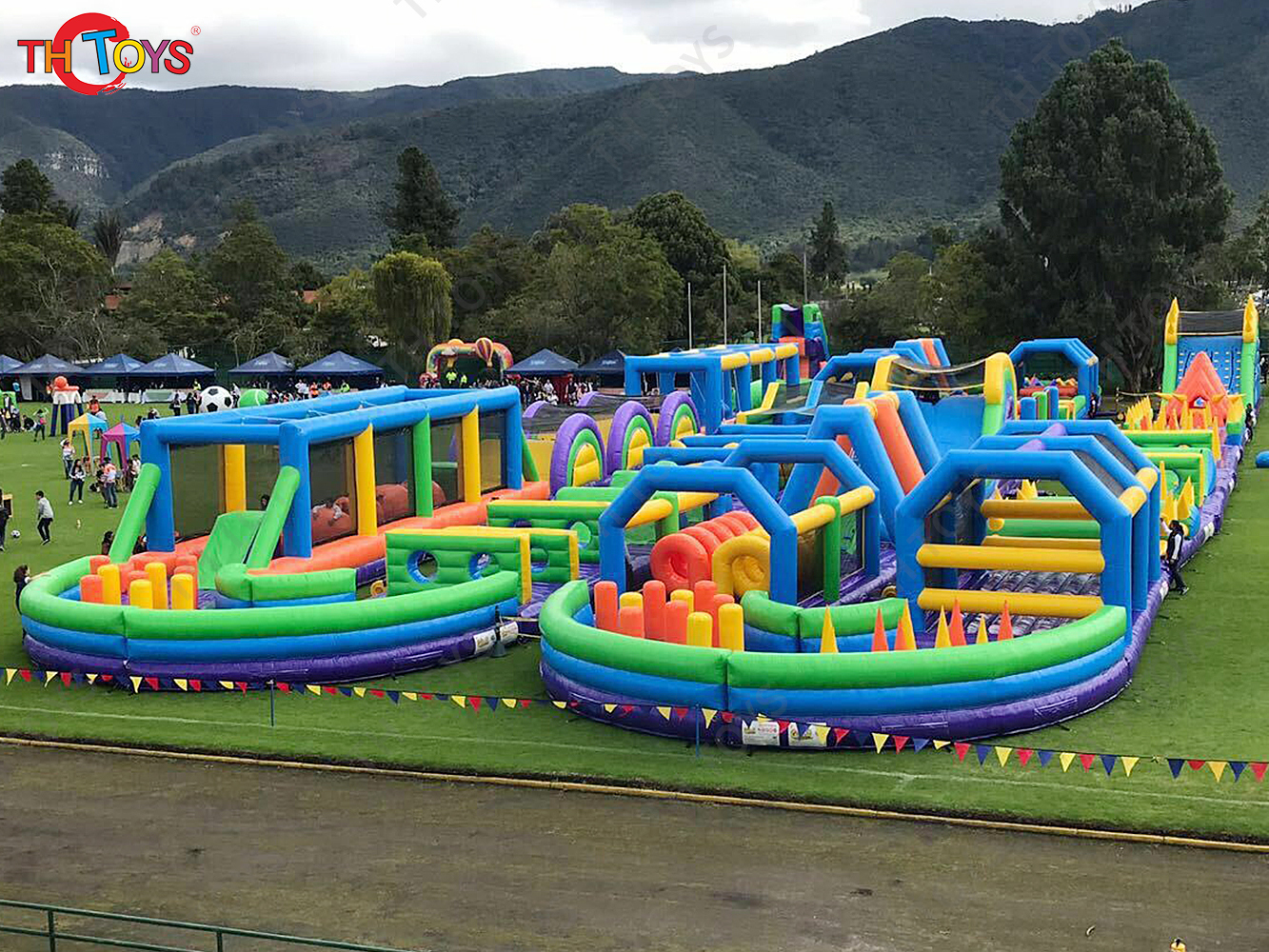 50mL Giant Running Tunnel Big Inflatable Obstacle Course Bounce House For Outdoor fun play