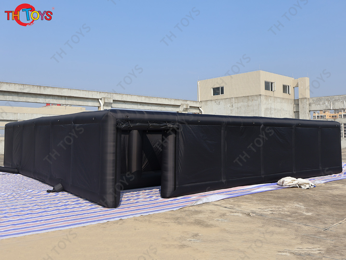 Portable Outdoor Black Haunted House With Roof 10x10m Commercial Inflatable Maze Tag Arena Sport Game for Kids
