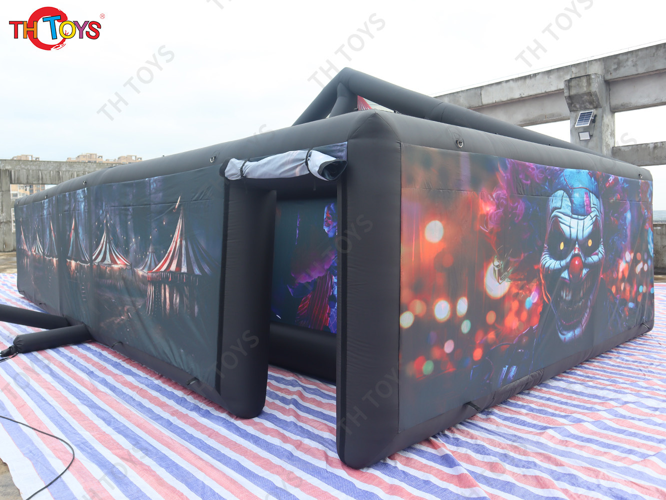 Halloween castle Maze Game giant Outdoor Inflatable Maze, circus clown Spray Haunted house laser tag Maze