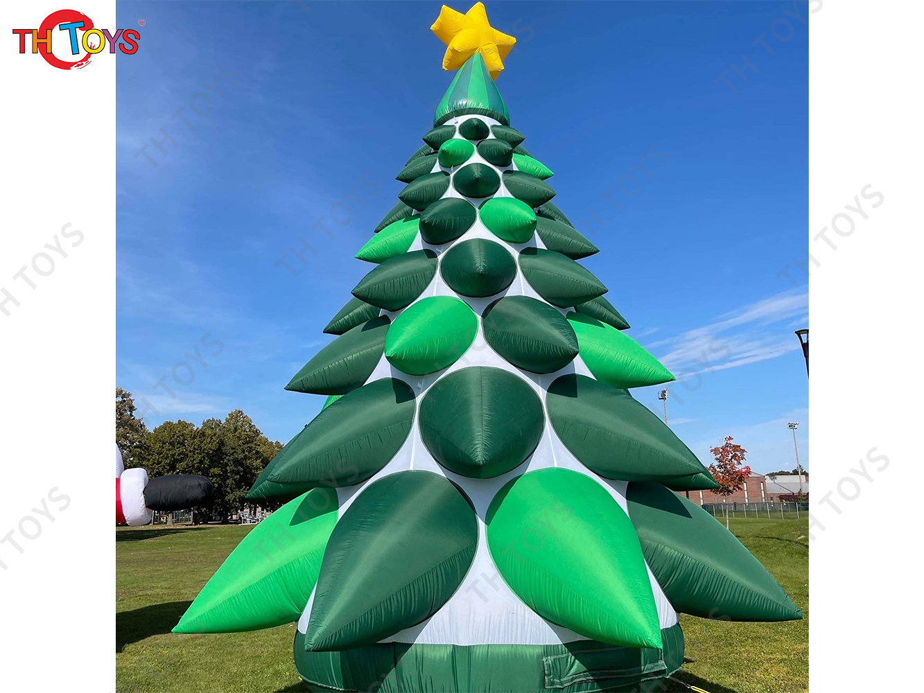 Outdoor giant Christmas Decoration inflatable colorful Christmas Green Tree with shinny balls