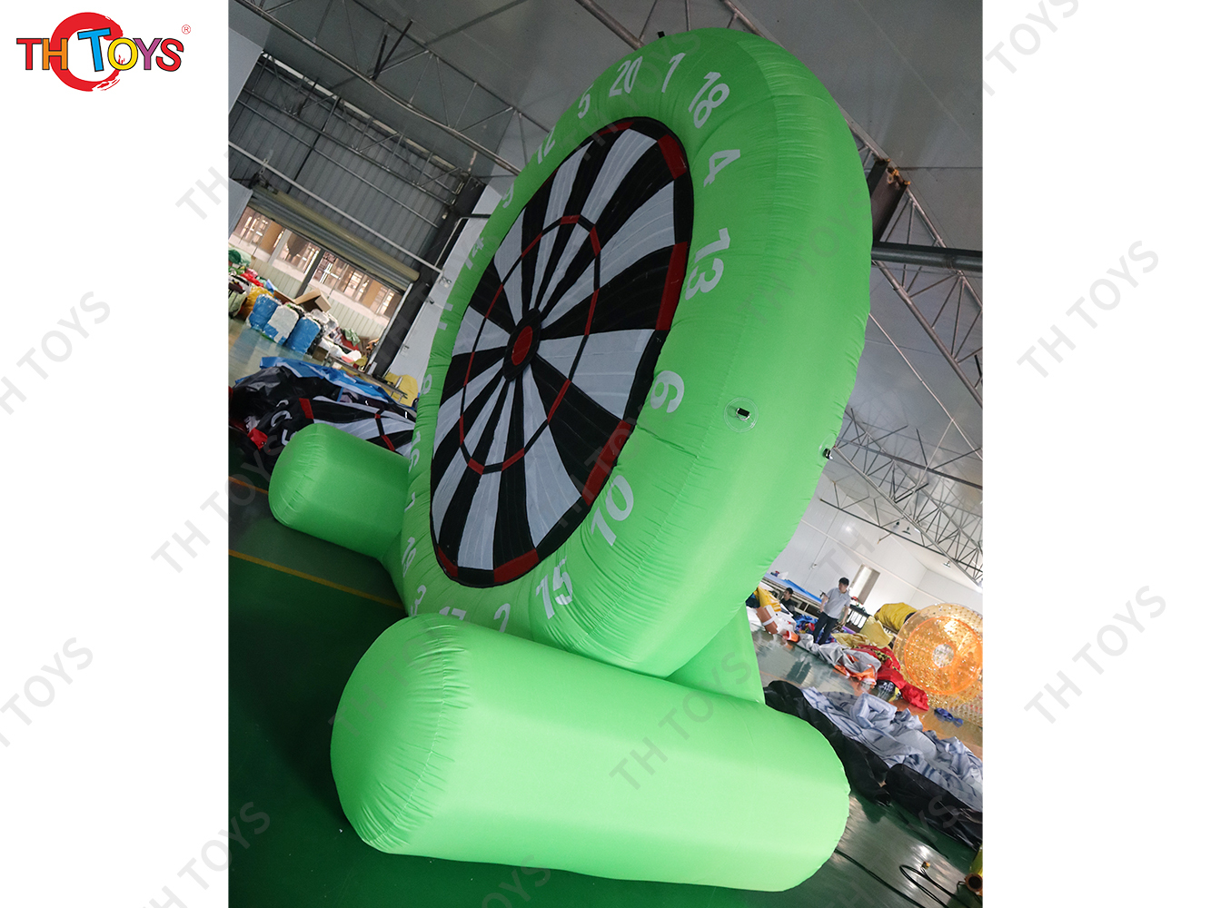 Green Inflatable Target Shooting Carnival Sport Game Commercial Inflatable Football Dart Board Interactive Game Toys with Blower