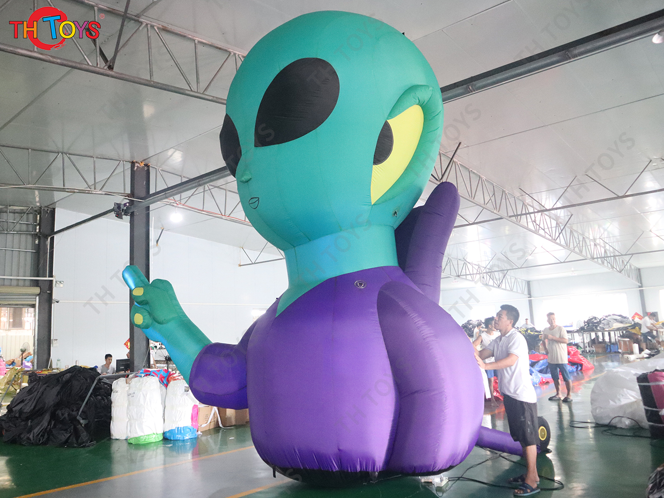 Giant Inflatable Alien Cartoon With Custom Logo For Advertising