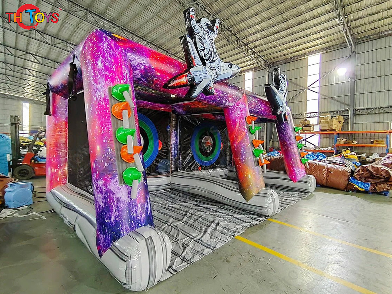 Outdoor Funny Interactive Inflatable axe throwing game,astronaut Space new design inflatable axes games