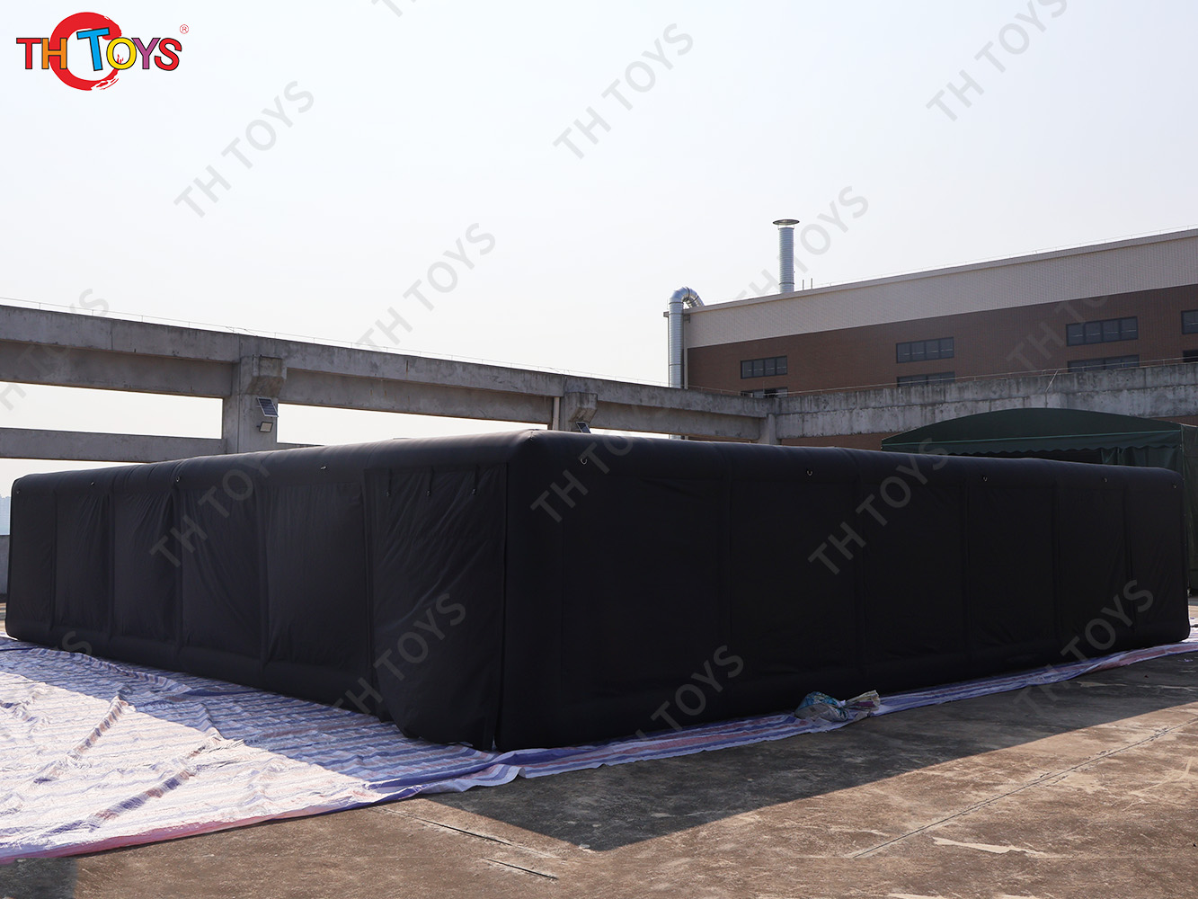 Portable Outdoor Black Haunted House With Roof 10x10m Commercial Inflatable Maze Tag Arena Sport Game for Kids