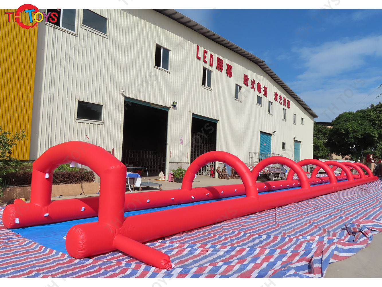 Red Inflatable Slip N Slide Inflatable Water Slider Summer Yard Slippy Inflatable Slide Come with Blower