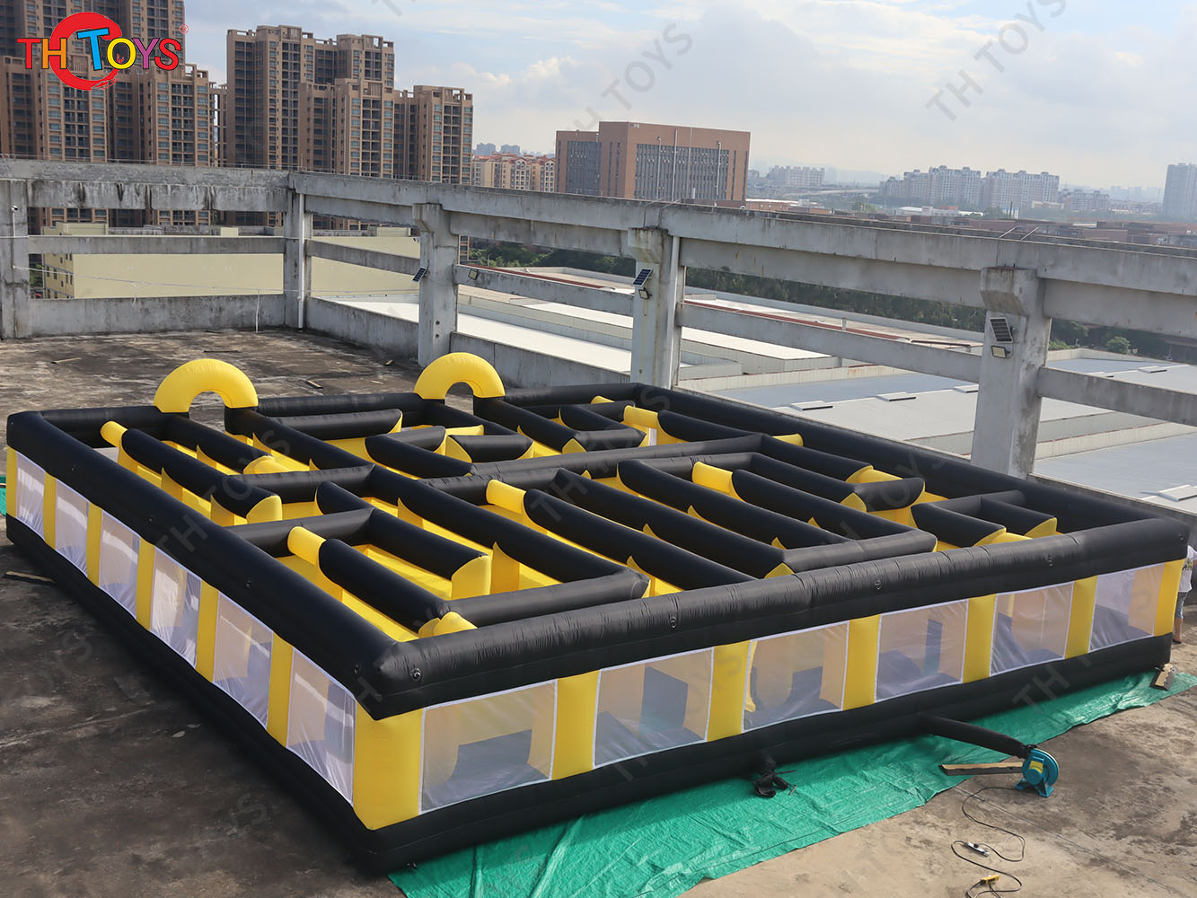 Fast Shipping Spooky Inflatable Halloween Maze Clown Printing Inflatable Haunted Maze Labyrinth Game for Halloween with Blower