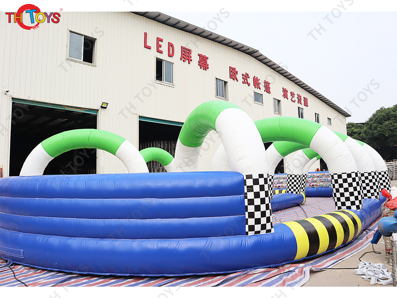 16x9m Outdoor Games Inflatable Race Track Inflatable Air Tumble Track / Go Kart Track