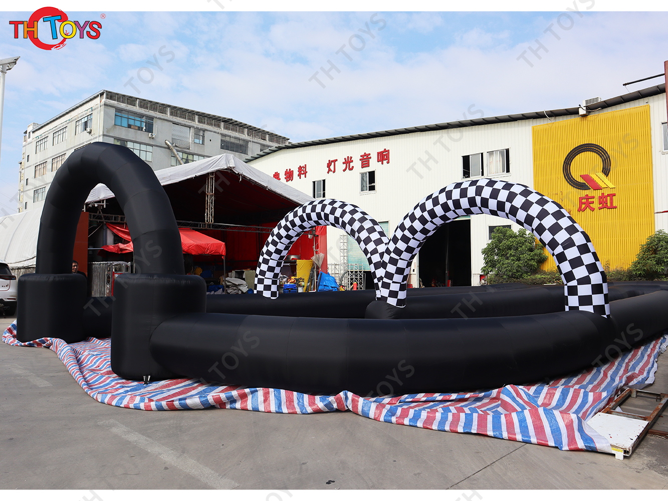 25x20m custom inflatable zorb ball go kart track, black air track inflatable race track outdoors