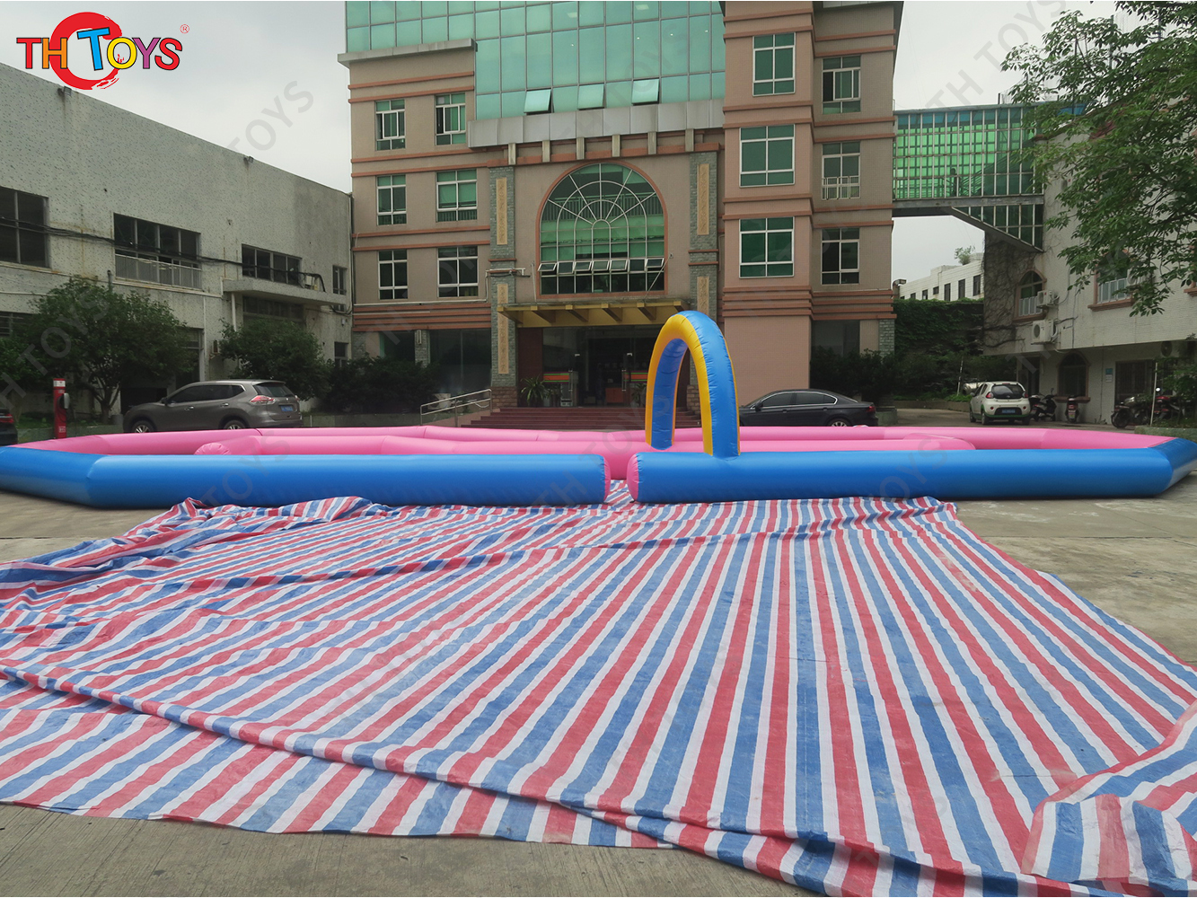 giant outdoor sport games cheap inflatable zorb ball track race track inflatable go kart track