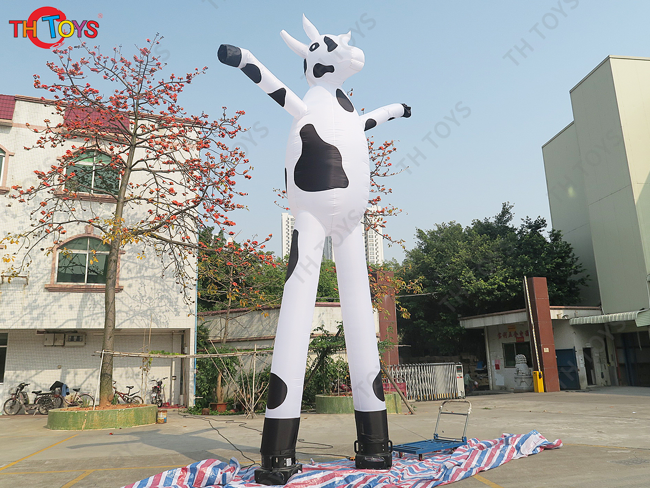 5mH Dancing Inflatable Milk Cow Model, Outdoor Advertising Promotion Sky Dancer with Blower