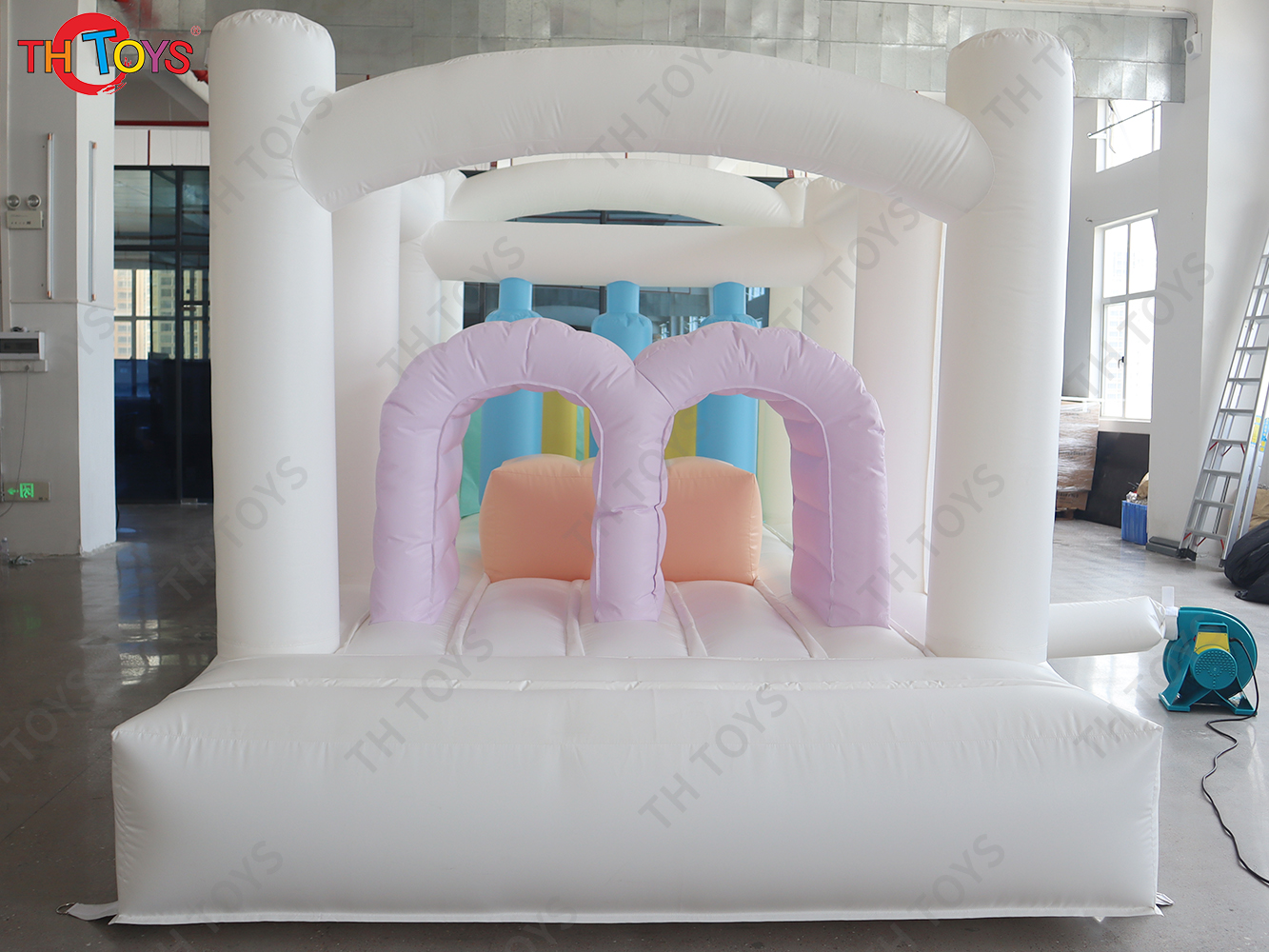 7x2.5m inflatable obstacle course,kids commercial white bouncy slide with obstacle toys for sale