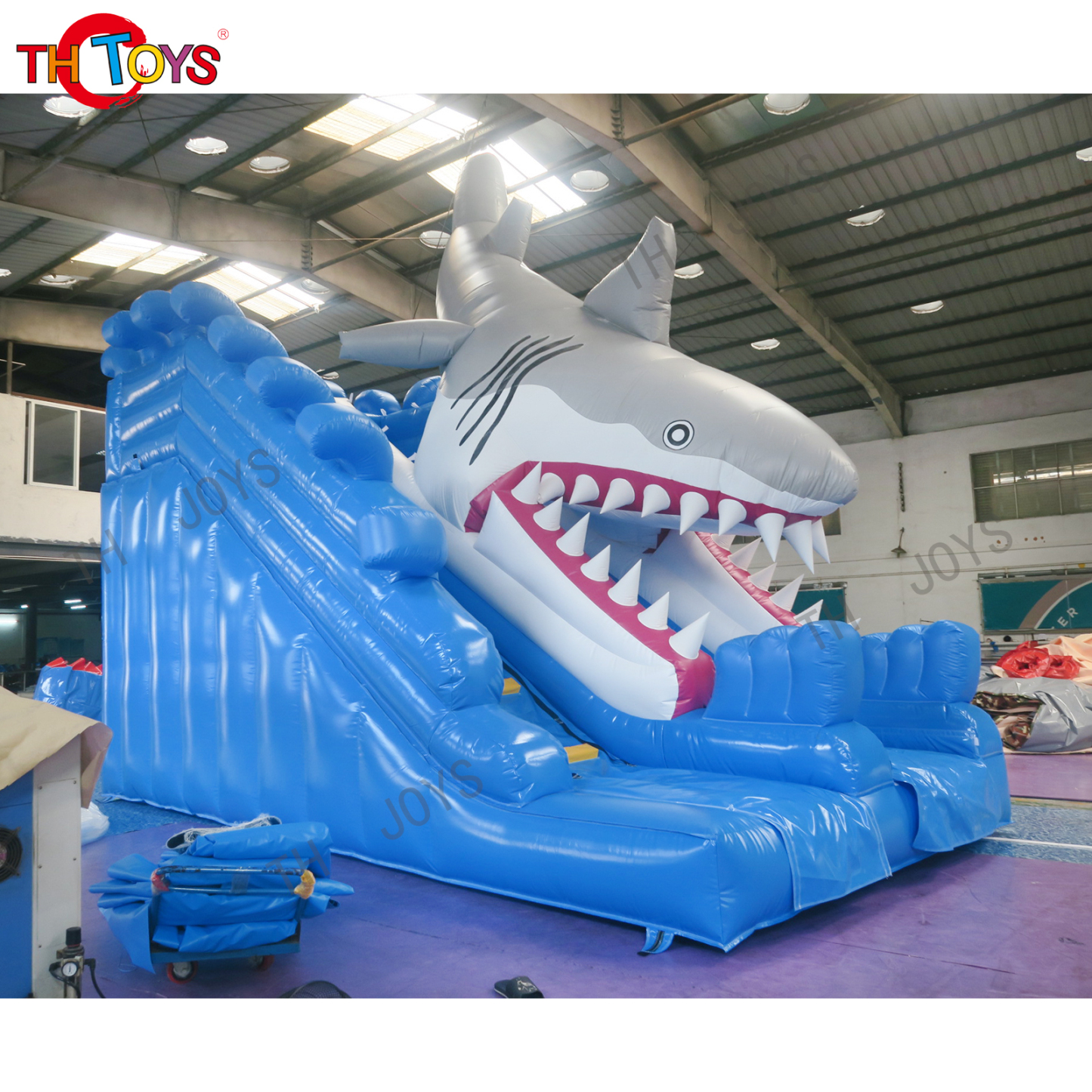 Inflatable slide-6