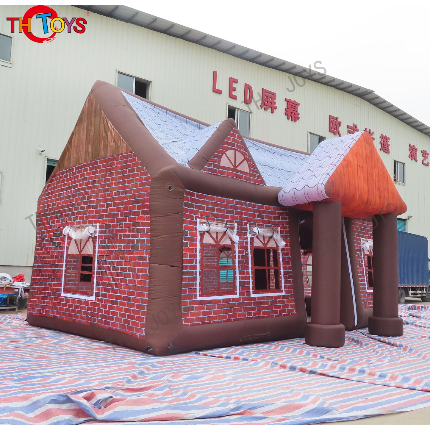 Inflatable Pub08