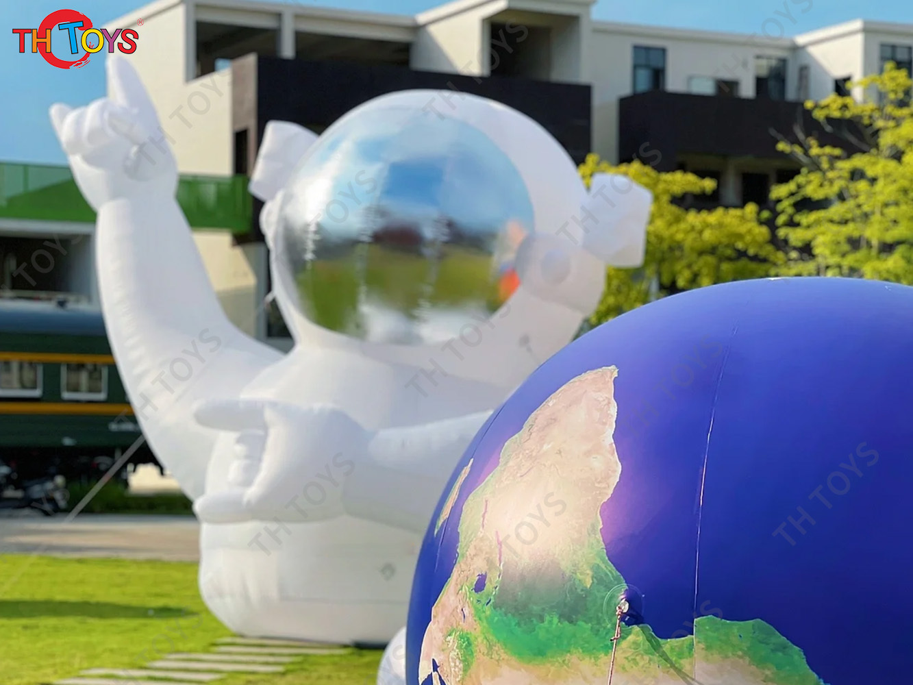 Outdoor Giant Inflatable Spaceman Inflatable Astronaut with led light for advertising