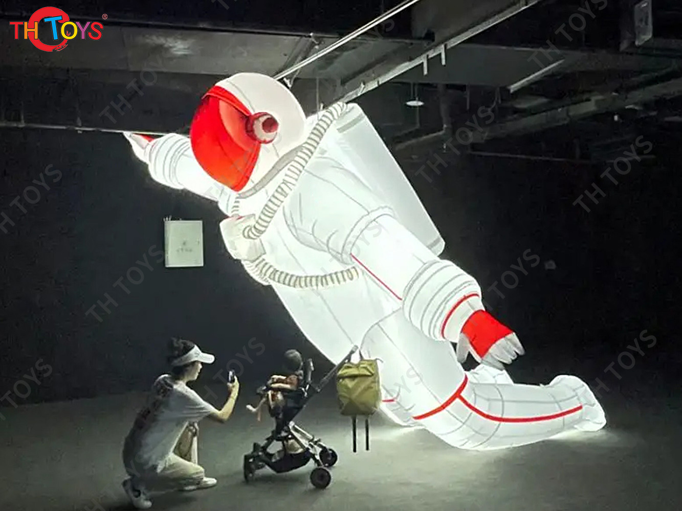 Outdoor Giant Inflatable Spaceman Inflatable Astronaut with led light for advertising