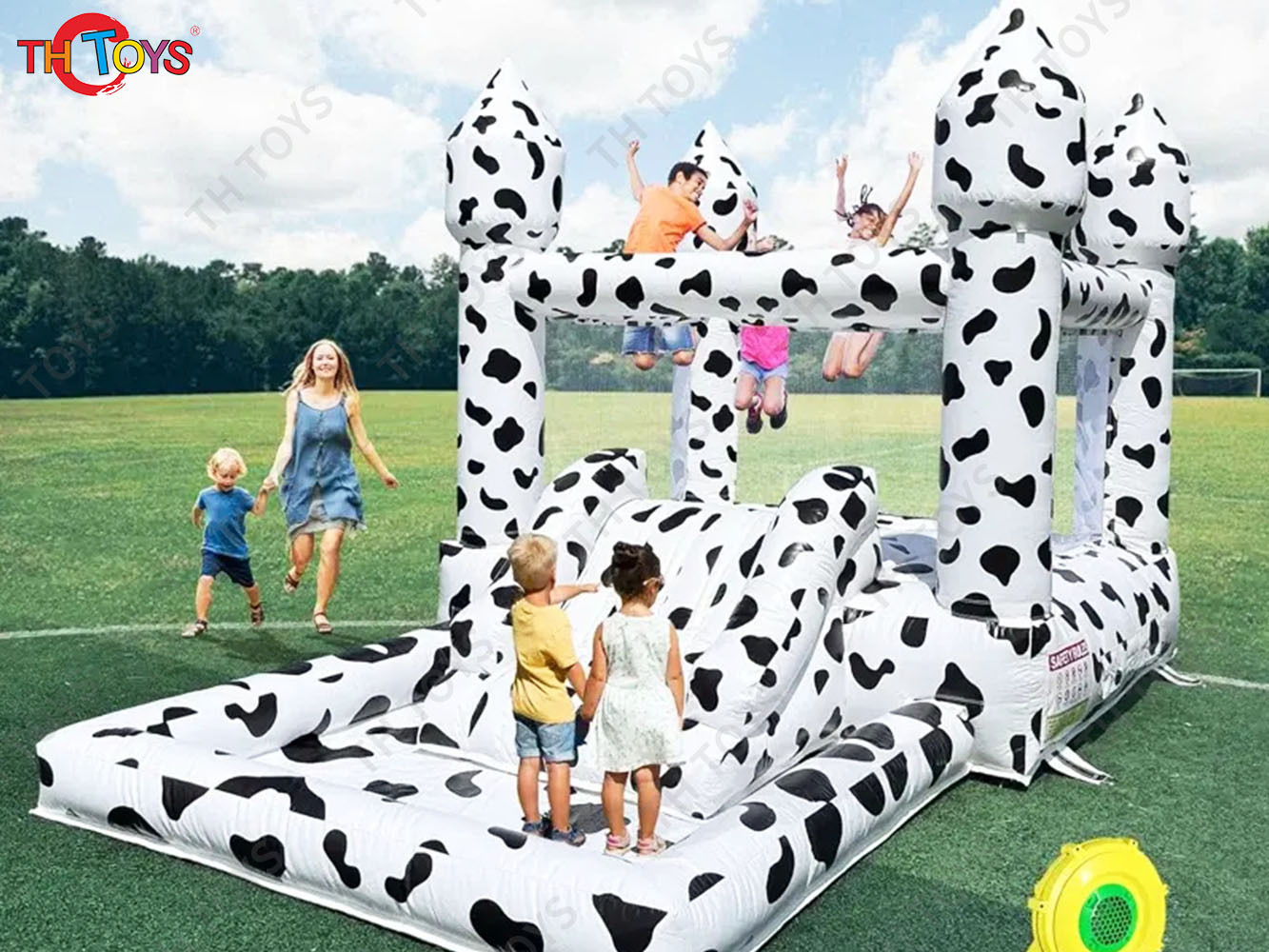 Commercial Milk Cow Color Inflatable Bouncer with Ball Pool 3 in1 Bouncy Castles for Wedding Party with Blower