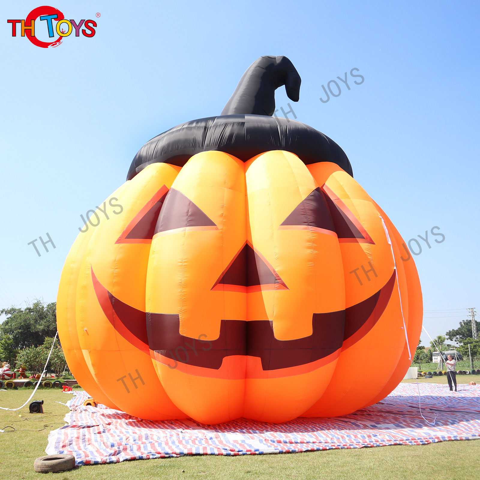 Giant large outdoor LED light head ghost Halloween themed inflatables pumpkins