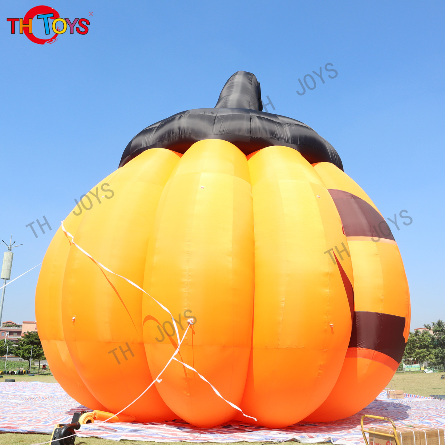Giant large outdoor LED light head ghost Halloween themed inflatables pumpkins