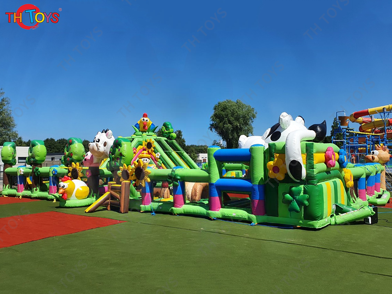 Commercial Giant Inflatable Playground Farm Portable Inflatable Fun City with Slide and Obstacles Customized Theme Bouncer Park