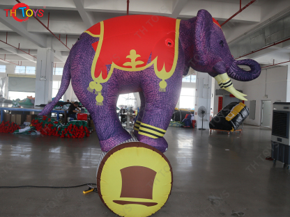 Circus Performance Funny Standing Inflatable Elephant Model with Roller for Event