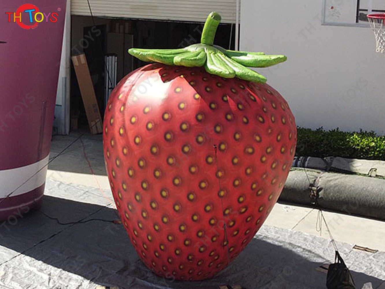 Outdoor Advertising Giant Inflatable Strawberry Fruit Model