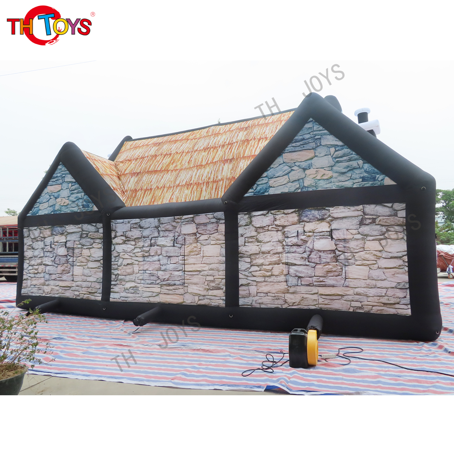 Inflatable Pub12