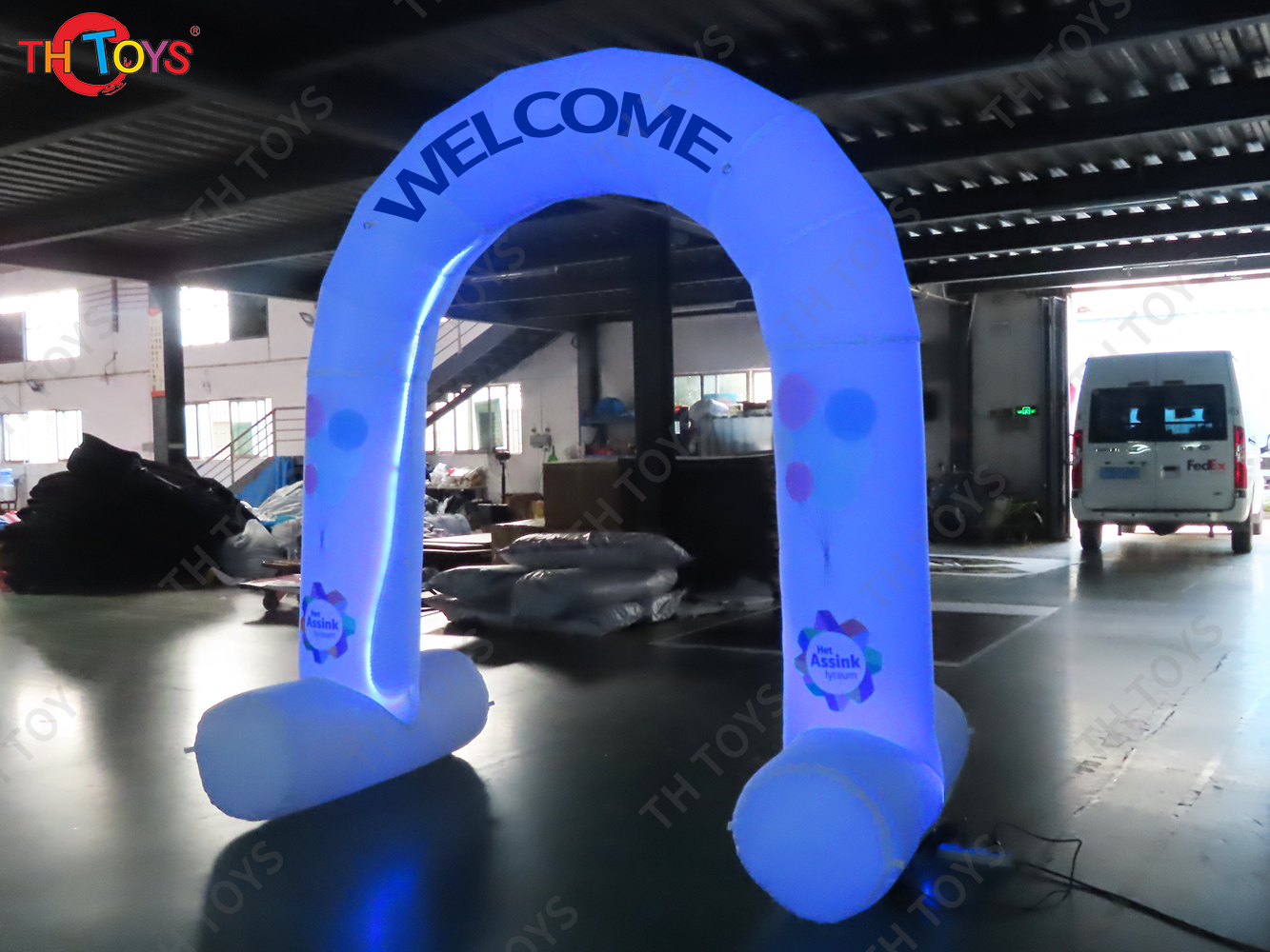 Inflatable White Heart-shaped Welcome Arch with LED light for Wedding Decoration