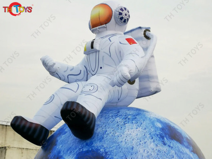 Inflatable Astronaut Sitting on Moon, 4m dia moon with spaceman inflatbles for Advertising Decoration