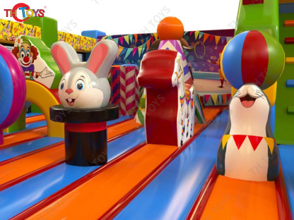 Newest Design Circus Carnival Inflatable playground, outdoor giant Inflatable Fun City with Bouncy slides