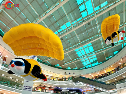 Shopping Mall Decoration Inflatable Penguin Flying Model Commercial Inflatable Hot Air Balloon Advertising Balloon for Sale