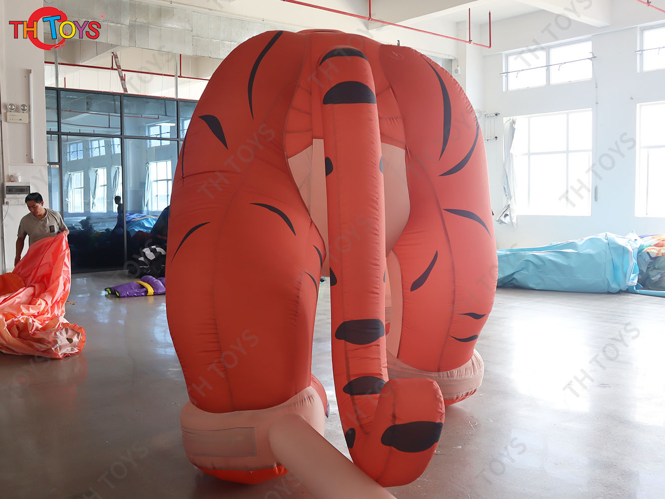 Fast Shipping 3m Tall Giant Inflatable Tiger for Outdoor Decoration Advertising Air Blow Up Walking Tiger Replica Mode