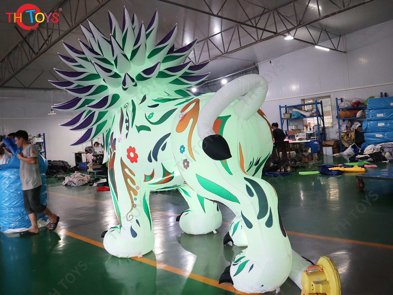 Colorful Giant Inflatable Lion With Led Lights Large Inflatable Animal Cartoon For Outdoor Advertising