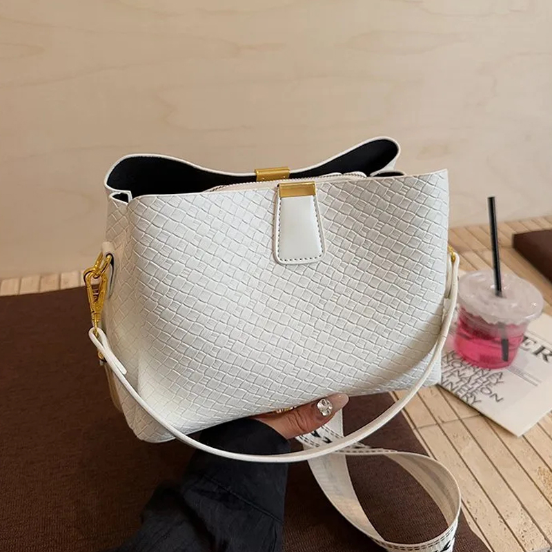 Elegant design small square bag cross-body bag&FGZQL8NBWFCG