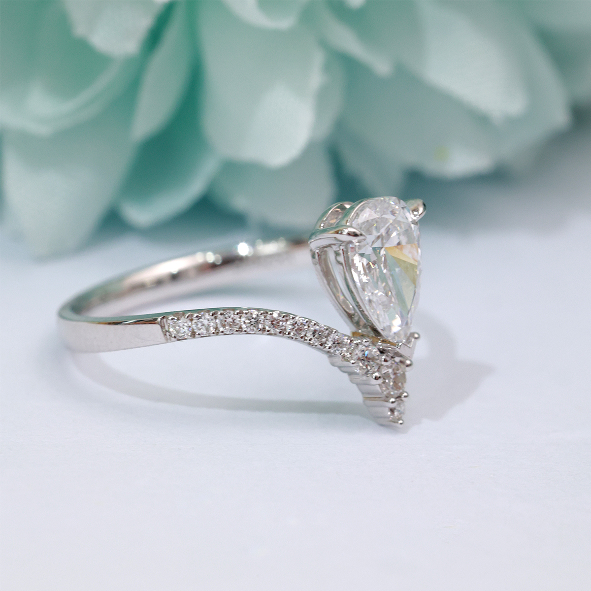 0.6 Carat Center Stone Pear Cut Lab Grown Diamond Sharp V Shape Enagegement Ring (0.7 Ct Tw)