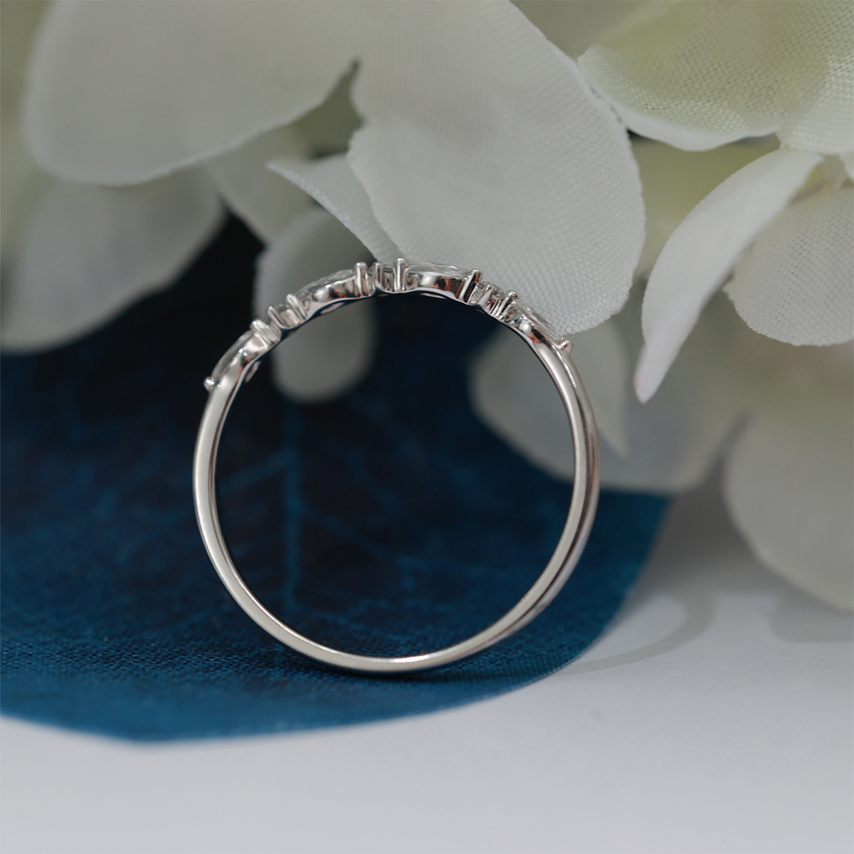 Retro 7 Stone Marquise and Round Cut Bezel Set Lab Grown Diamond Ring in 18k Gold (0.16 Ct Tw)